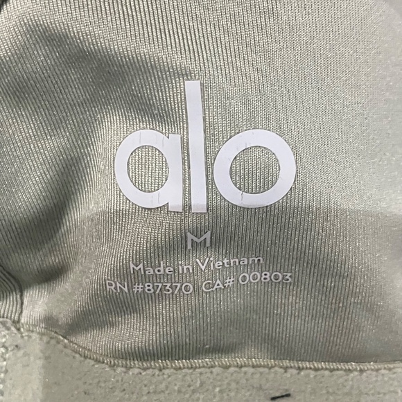 ALO short yoga bodysuit - Picture 6 of 7